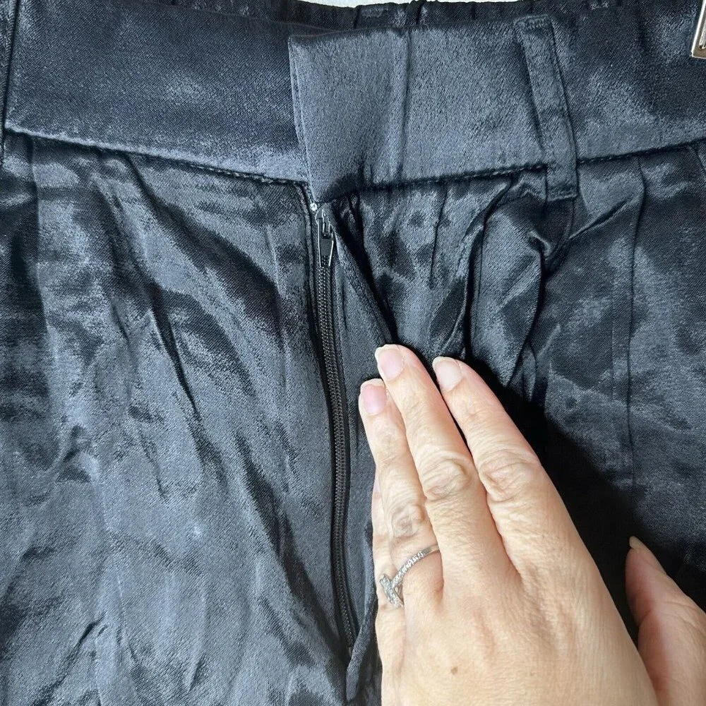 Zara Women’s Satin Bermuda Black Flared Elastic Flat‎ Waist Mini Shorts Size XS